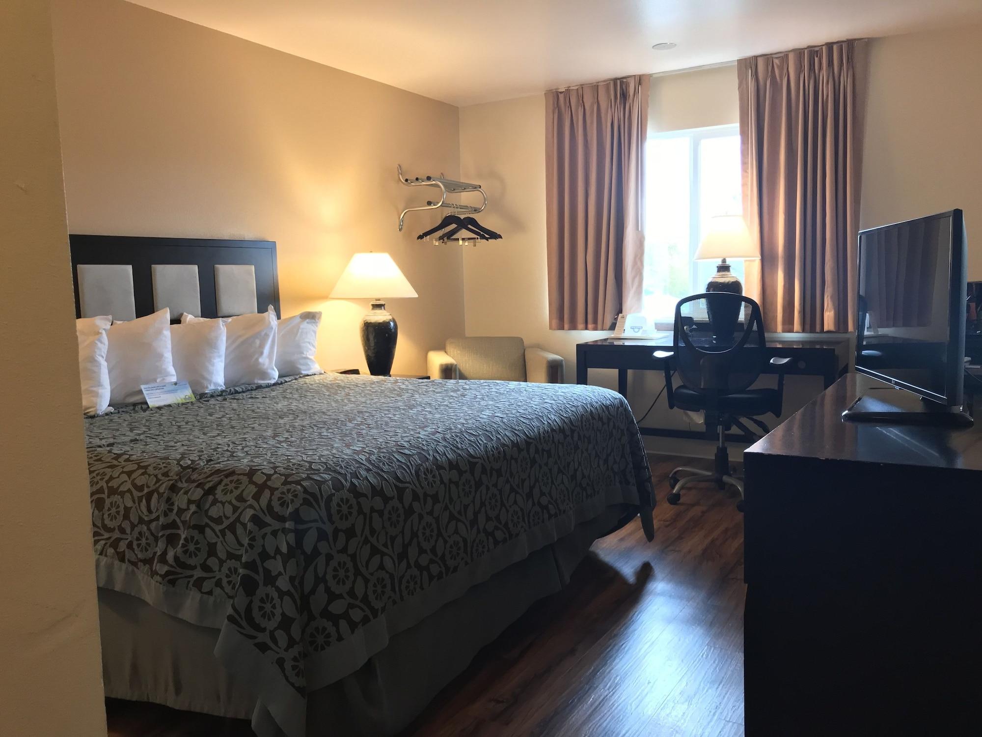 Days Inn By Wyndham Taos Bagian luar foto