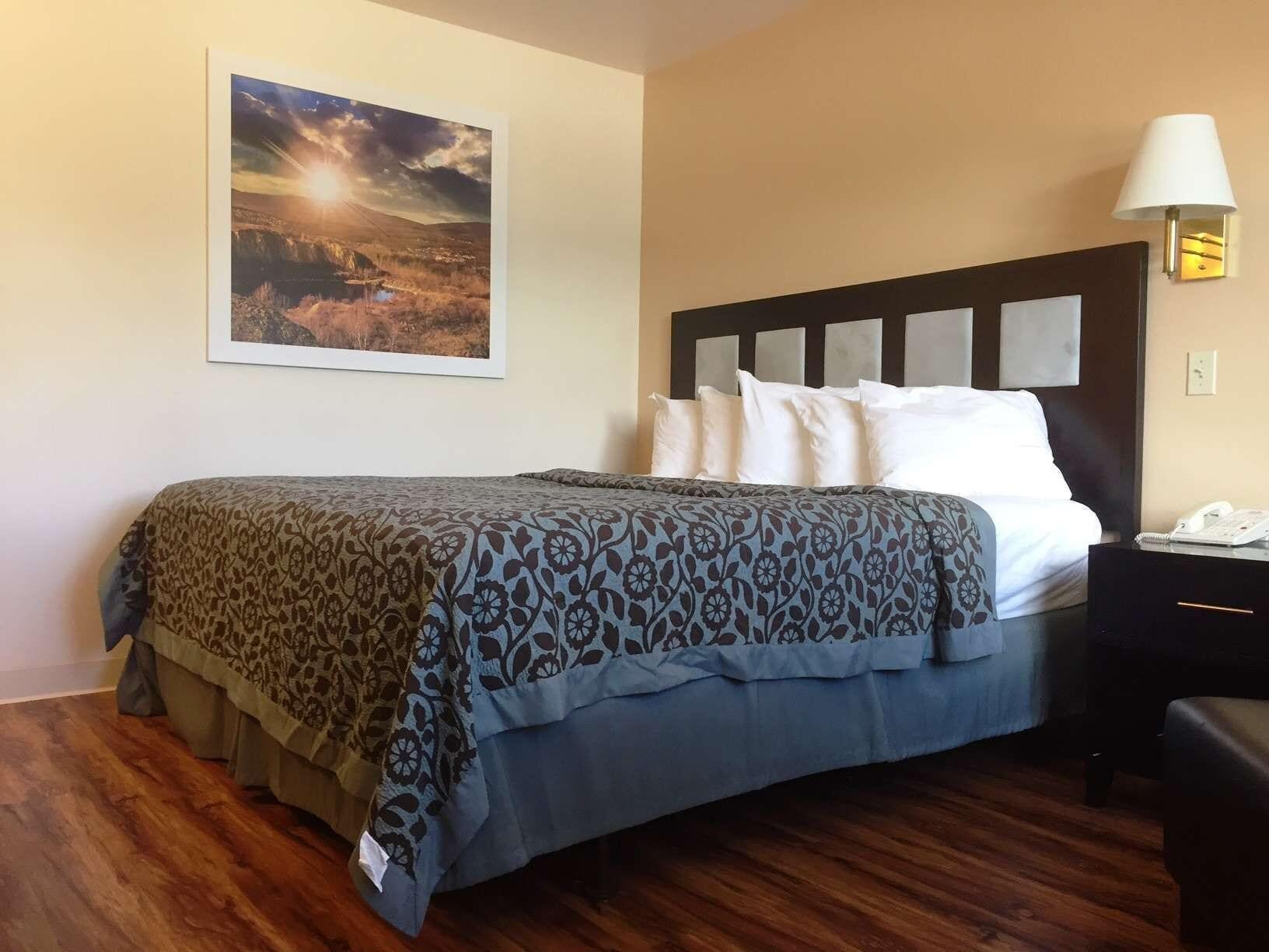 Days Inn By Wyndham Taos Bagian luar foto
