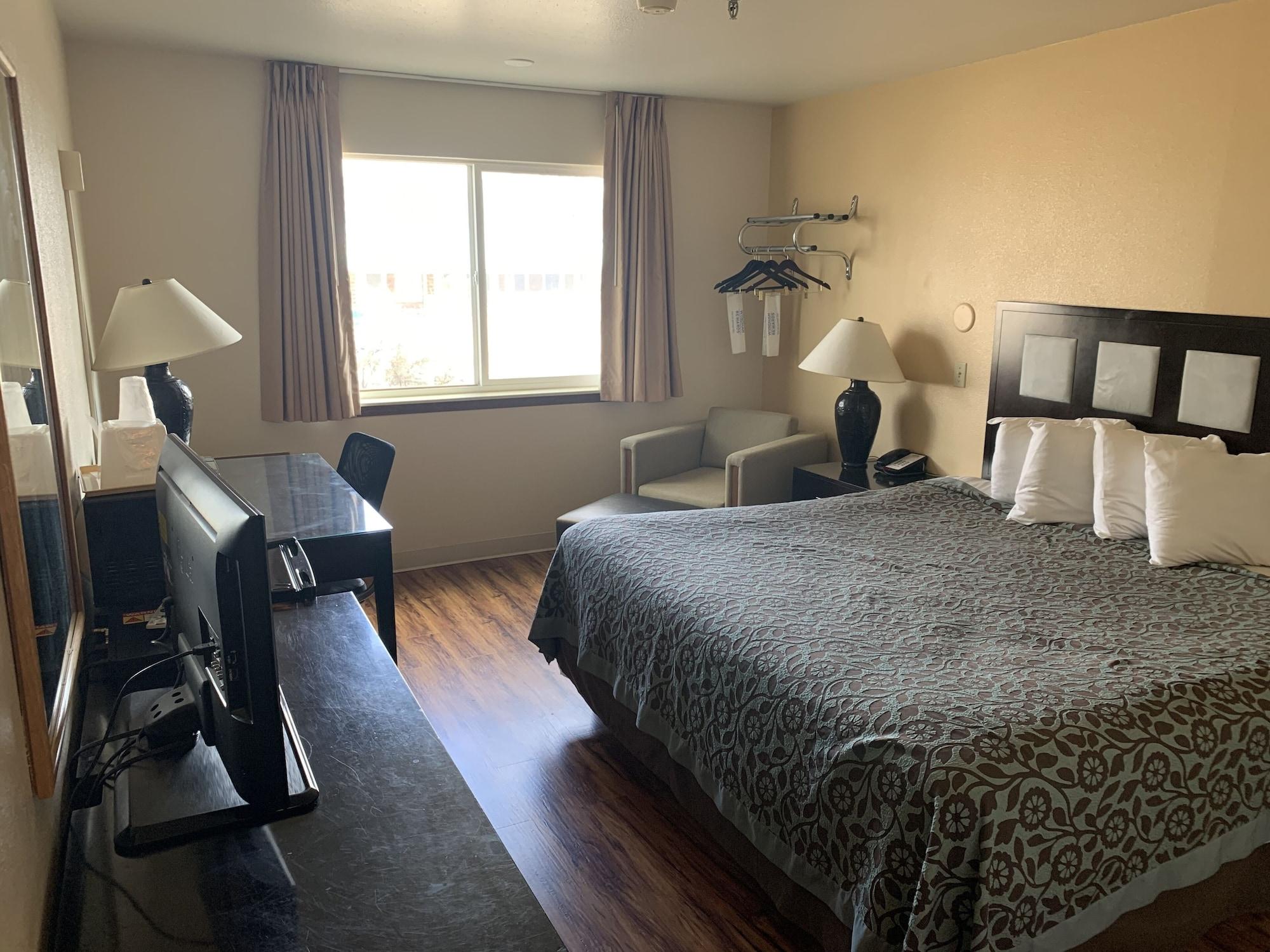 Days Inn By Wyndham Taos Bagian luar foto