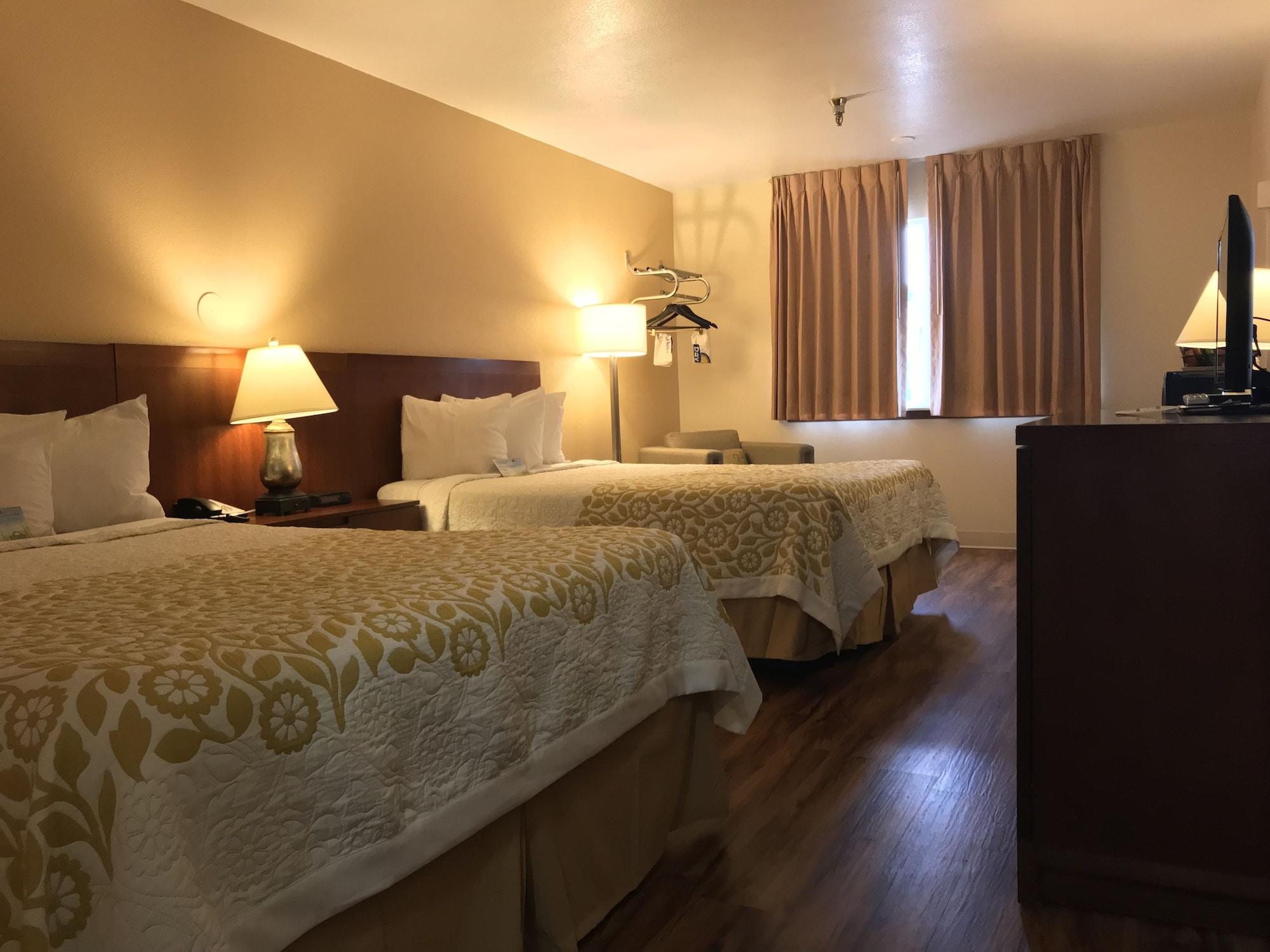 Days Inn By Wyndham Taos Bagian luar foto
