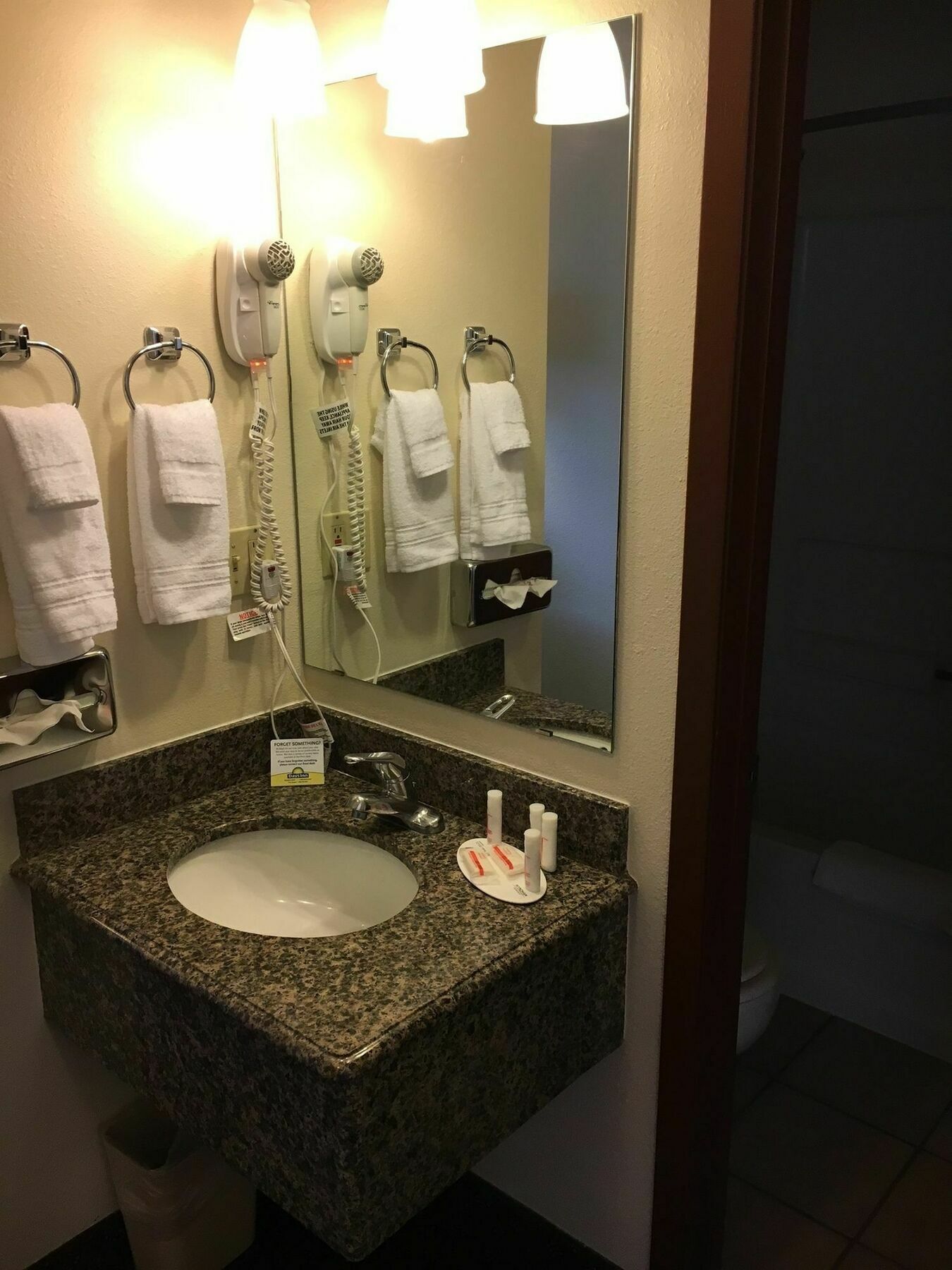 Days Inn By Wyndham Taos Bagian luar foto