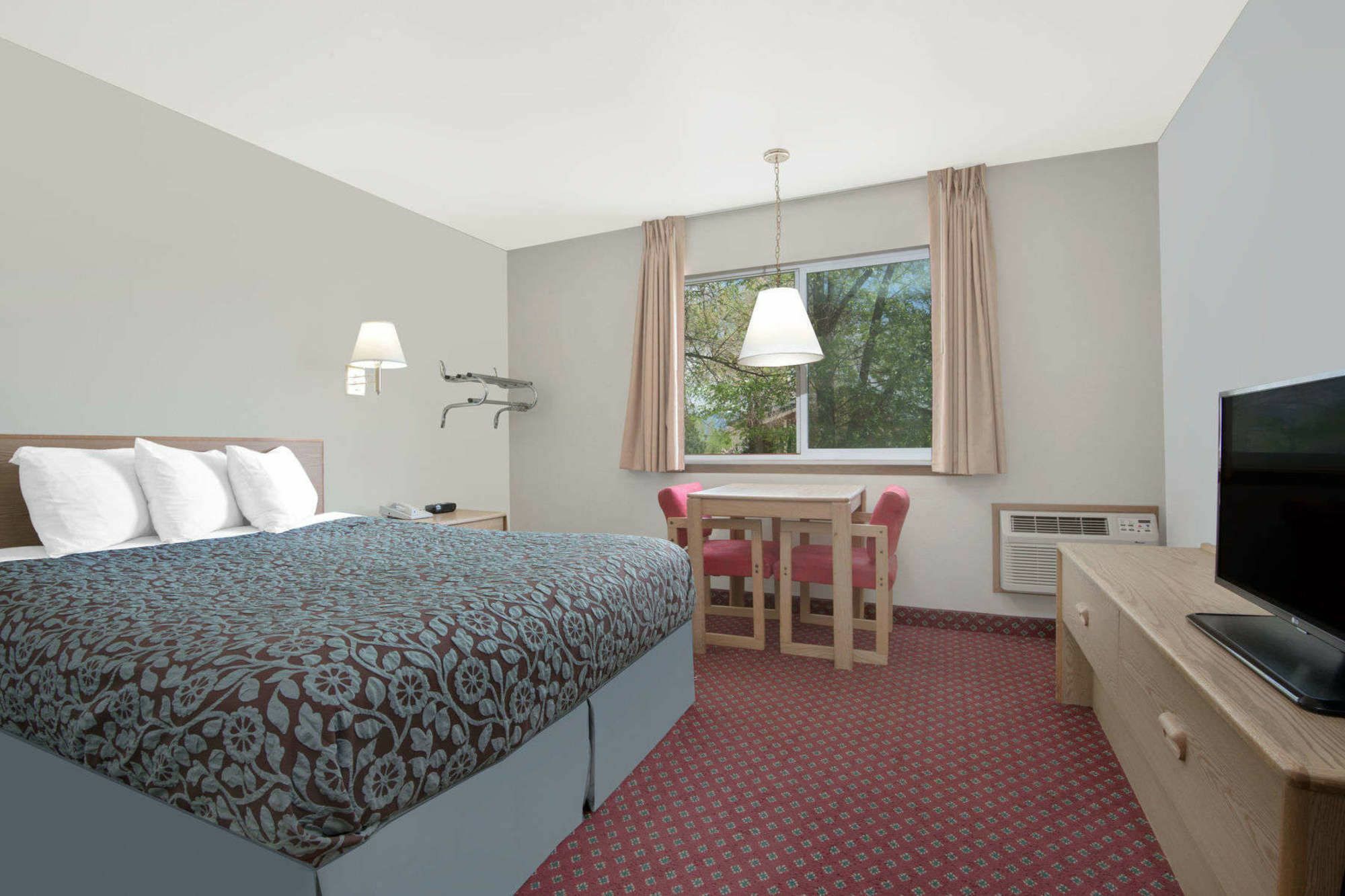 Days Inn By Wyndham Taos Bagian luar foto
