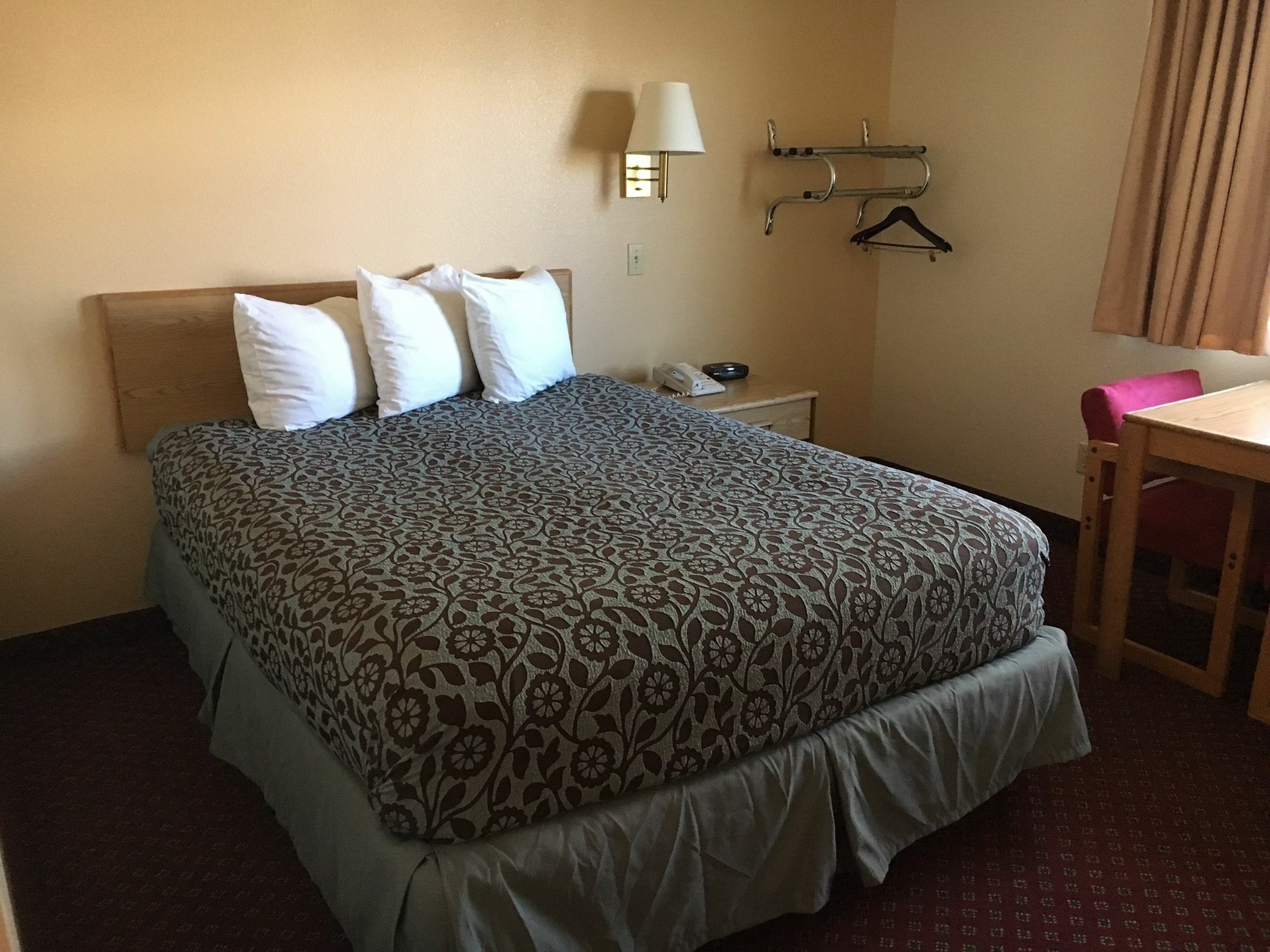 Days Inn By Wyndham Taos Bagian luar foto