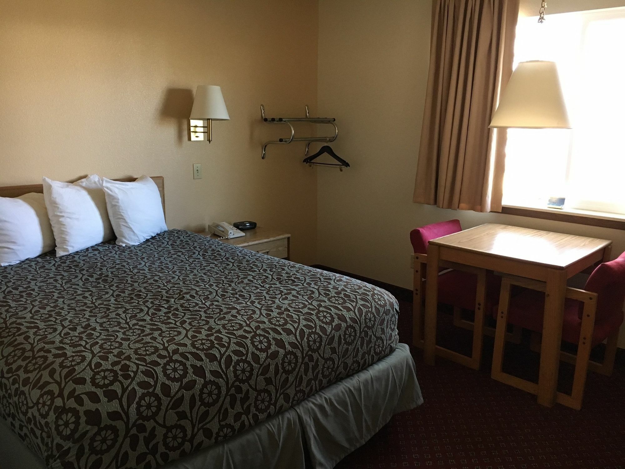 Days Inn By Wyndham Taos Bagian luar foto